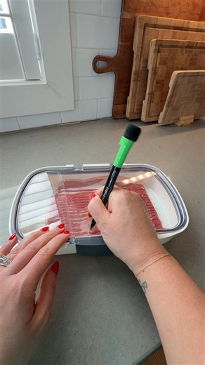 This one has blown up 👏🏻 airtight deli storage containers! Keeps food fresh for longer and they’re pretty to look at 😍😍😍 | Amandareederblog