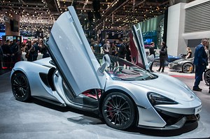 2017 McLaren 570GT is the Cushier Sports Series, Debuts in Geneva