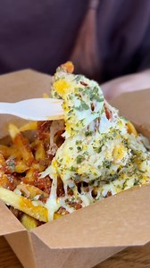The latest vendors have landed at Trinity Kitchen! 😍 Whether you searching for the best calzone in Leeds or want to indulge in the delicious Canadian delicacy, poutine, our new Trinity Kitchen vendors have something for everyone! Visit this week and find your new favourite dish. Which will you try first? 👇 💚 Luigi Street Food 💚 Spuds & Bro’s Poutine 💚 Tikk's Thai Kitchen 💚 Little Red Food Truck 💚 Tonkatsu | Trinity Leeds