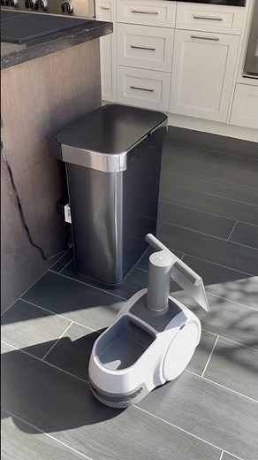Amazon Astro Using Trash Can