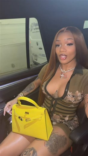 I don’t own anything Hermes so let me say that first but ns it shows every time the girls start getting into they Hermes bags which she in particular just started like ns I ki every time I see glo miss- wear her Birkins. A mini kelly would’ve did this way more justice instead of this Kelly 32 Nonetheless she ate this snippet!