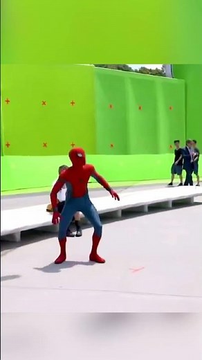 This is what Tom Holland’s first Spider-Man movie looks like behind the scenes.