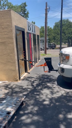 1-2 Punch! The BTI Unicorn Breaching Tool mounted on a truck! #americanmade #bti #breaching | Breaching Technologies, Inc.
