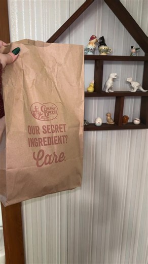 The salt and pepper shaker drops at Cracker Barrel actually love to see me coming #crackerbarrel #saltandpepper @Cracker Barrel