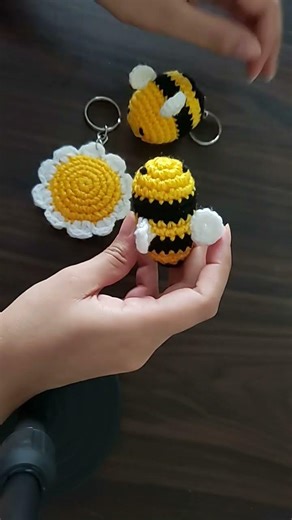 crochet bumble bees and flower keychains #crochet #keychain #bumblebee #viral #youtubeshorts