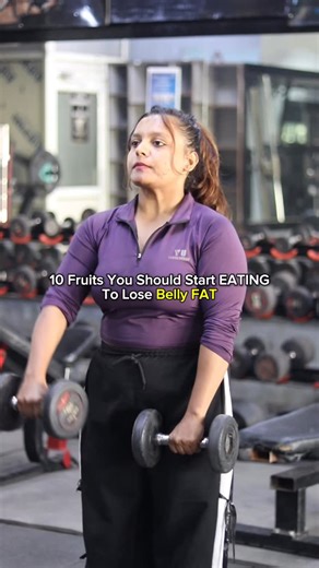 Dietician Nikita Yadav on Instagram: "Save it for later✅ 🍏 6th fruit literally ek FAT-LOSS CHEAT CODE hai 💪👇 End tak padhna — yeh list tumhe calorie deficit me rehne me real help karegi, bina cravings ke. Pehle ek baat clear kar lete hain: ❌ Koi bhi fruit directly “fat burn” nahi karta ✅ LEKIN kuch fruits tumhe zyada time tak full rakhte hain, digestion improve karte hain aur cravings control karte hain = fat loss easy ho jata hai. Best fruits yeh rahe ⬇️ ⸻ 1️⃣ Grapefruit🍇 Insulin spikes ko 