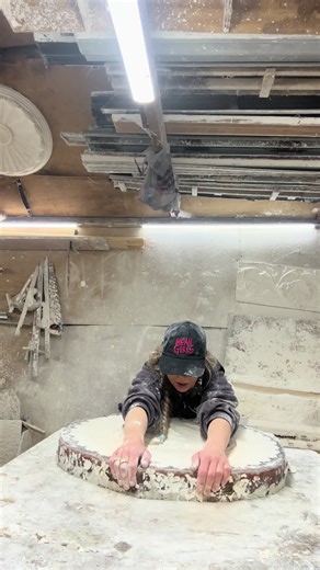 What another amazing year it’s been I really couldn’t thank you guys enough. Here is a few of my favs from the past couple of months. What’s your fav ? It’s all been going on behind the scenes atm I’m very busy now until the end of January and can not wait to show you all and invite you to the New Mary Plaster Mouldings workshop 🥲🥹✨ One little dream at a time. As my old gal says big oak trees come from little acorns 🤍 Honestly I am so ready and so excited for 2026. It will be and my little gi