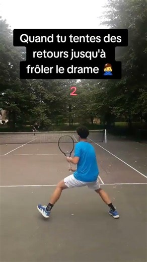 Quand tu tentes des retours jusqu'à frôler le drame 🙅‍♂️ #tennis #tennisplayer #tennispoint
