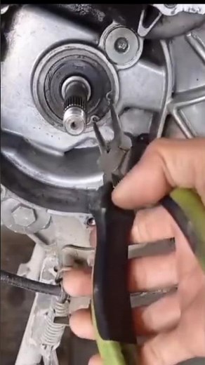 "Woodruff Key Removal Trick Every Mechanic Should Know" #WoodruffKey#Crankshaft #EngineRebuild
