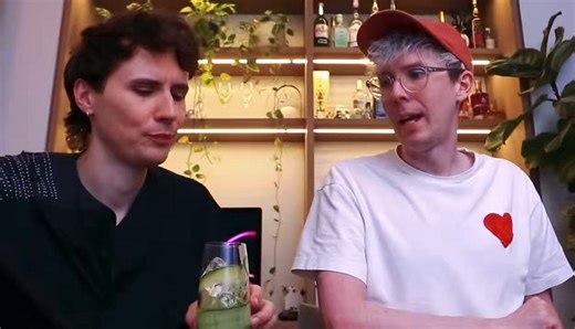 WHEN DANS DRUNK HE STARTS TELLING PHIL HOW MUCH HE’S ALWAYS L*VED HIM😭😭😭😭FUCK MY STUPID PHANNIE LIFE BRO