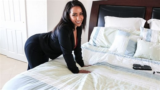 Property Sex - Brunette Babe Priya Makes a Deal | TXXX Exclusive