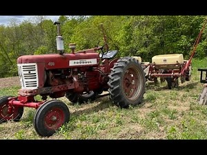Farmall 450 & IH 56 planter - Planting Corn Like It's 1962!