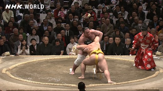 Enjoy 2018 January Sumo Tournament’s final intense match between the winner Tochinoshin and Endo. Watch all matches of this 15-day tournament on NHK WORLD GRAND SUMO Highlights. | NHK WORLD-JAPAN