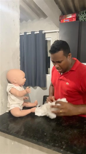 FRALDA DO BEBÊ REBORN 😅🤣 #viral #youtubeshorts #ops #humor #cute #like #shorts #funny #baby #memes