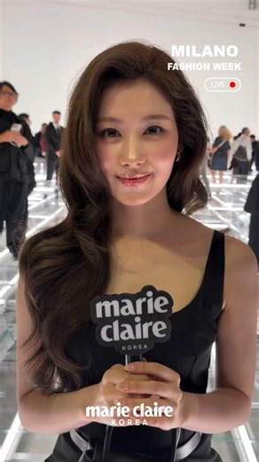 #MARIE_NOW #프라다 2027 S/S 쇼에서 만난 #사나. 다음 시즌엔 사나가 추천한 프라다 스커트 사나? @Prada @JYPETWICE #PRADA #SANA #TWICE https://t.co/zBRmFoKq93