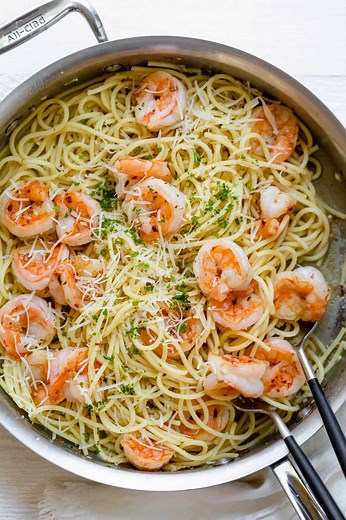 Garlic Shrimp Pasta Feels Restaurant-y Without Extra Steps