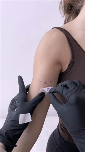 Sound on 🔈 #tattookualalumpur #malaysiatattoo #finelinetattoo #ashleytattooist