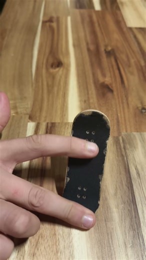✅How to kikflip on a fingerboard #fingerboard #fingerboarding #youtubeshorts #shorts