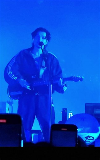 FLASH WARNING⚠️フラッシュ警告⚠️ King Gnu SPECIALZ live in Seoul🇰🇷 #常田大希 #井口理 #新井和輝 #勢喜遊 #daikitsuneta #iguchisatoru #kazukiarai #SekiYu #kinggnu #キングヌー #kinggnuasiatour2024 #tiktokjapan #tiktokkorea #fypシ゚viral #specialz #seoul (cr. parosc_ on X)