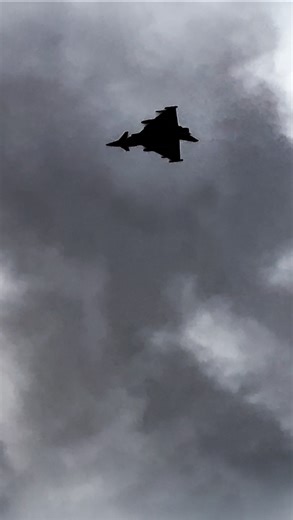 Single 11 Squadron Typhoon swinging it in around the back of Cad West 🤘 Never seen this type of entrance before! 11 Squadron Eurofighter Typhoon Callsign: TYPHOO31 REG: ZK364 24/9/2024 | LFA7 The Mach Loop
