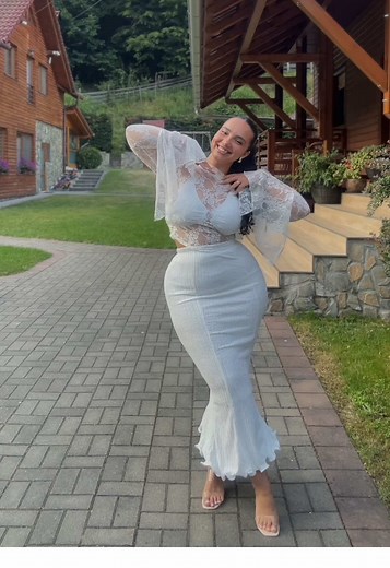 Bride to be🌺💍👏🏼 #bacheloretteparty #fyromania #summervibes #curvygirlcommunity