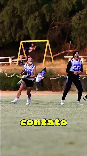 Ela usa chupeta até hoje....😱