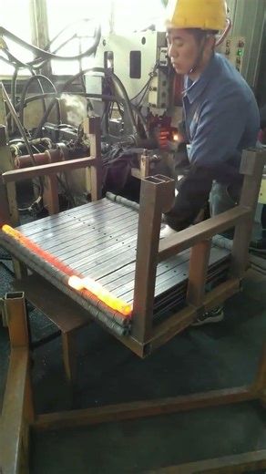 High efficiency eye rolling machine for small eyes without scraps, with good eye shape