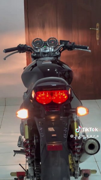 Honda CB400SF RevO: Original Condition Showcase