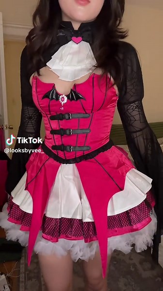 Where’s Claud? 😔😔 @Meowcosofficial #meowcos #draculaura #monsterhigh #halloween #halloweencostume