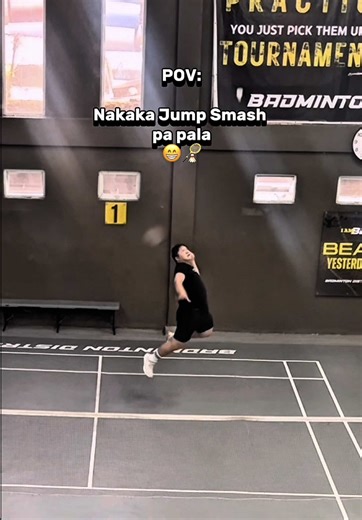 Realizing I can still execute a Jump Smash 🙏🏸 This was during a Singles Match, saw the shuttle coming in benta, so I opted to try to do it, and it worked 😁 Just glad to have a different type of reel besides trickshots and deceptions! Thank you so much guys for your support 💪🏸 #BadmintonDigest #dizerbadmintonacademy #jumpsmash #moretocome #tiktokviral