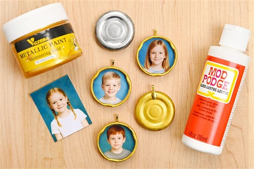 DIY Bottle Cap Photo Necklace (Gift for Parents or Grandparents)