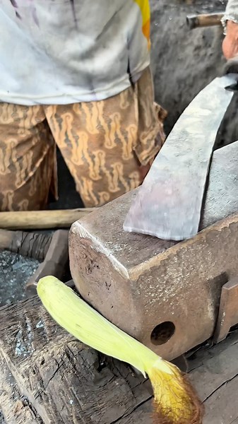 Rare Manual Steel Cutting Process #blacksmith #metalwork