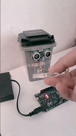 Smart Dustbin using Arduino uno and ultrasonic sensor. #arduinoproject #iiot #projects