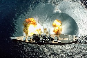 Shock and Awe Photos of the US Battleships Firing the Big Guns | War History Online