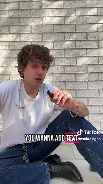 Top AI Prompts for Selling Digital Posters on Etsy