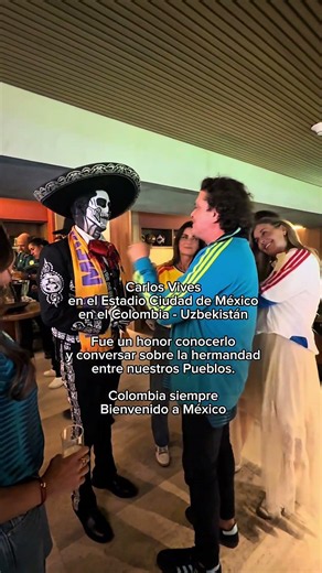 El Charro González meets Carlos Vives at the Ciudad de México Stadium during the World Cup