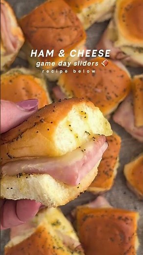 It’s football season! 🏈 Ham and cheese sliders are super easy to make and bursting with flavor!
