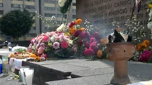 Realizan ceremonia por el aniversario de la masacre de Tlatelolco