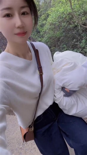 山頂の景色を見ていたら、小さな悩みがふっと軽くなった。 #一人旅 #女子旅 #山ガール #ソロ活 #絶景