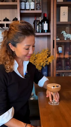 🌅 Romantic views ☕️ Delicious single origin African coffee 🥘 Hearty meals packed with nutrition 🫶 A welcoming community that feels like home The perfect combination for the perfect Valentine’s Day date 📍Just 2 MTR stops from Admiralty: 15F, 41 Heung Yip Road, Wong Chuk Hang (MTR Exit B) Save this spot - you don’t want to miss it! 🤎 #hongkong #hiddengem #romanticcafe #cosycafe #cafewithaview | Africa Coffee & Tea