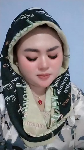 Traditional Headscarf Styles: A Fashion Showcase