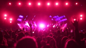 🎊NEW YORK🎊 SHAKING OUT THE NUMB TOUR IS COMING TO YR CITY . WE CAN'T WAIT TO SEE YOU SO SOON TERMINAL 5 // NOV 15 16 C U THERE🦚 | Sylvan Esso