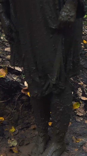 My dress is covered in dirt