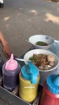 Cuanki keliling pake sepeda pake mie komplit 15ribu !!! #streetfood #viral #shorts