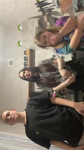 Video's van Mixel (@mixel9) met оригінальний звук - привет