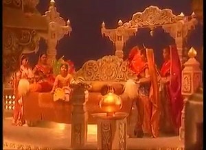 A v special #Throwback to my first Bhajan as a Child Artiste 👸- Shankar Mera Pyara sung mellifluously by Anuradha paudwal ji..N has the Little Me dance as Parvati maa 😇🎵 Link to Shankar Mera Pyaara : https://youtu.be/8RbMUPGhxBI | Tulsi Kumar