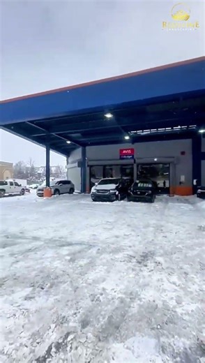 Commercial Snow Removal Done Right ❄️