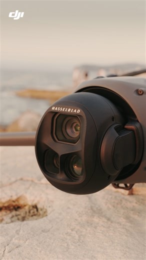 The Mavic 4 Pro isn't just a drone; it’s a full camera bag in the sky. By switching between its three distinct focal lengths, you can tell an entire story without ever landing. What would you shoot: Cityscapes or Wildlife? 🏙️🦁👇 🎥：Tangyan #DJI #Mavic4Pro #drone #techreview #FocalLength #AerialCinematography #Volcano #Comparison | DJI