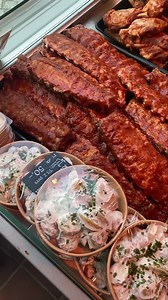 Weekend 👏🤩 Fredags menuen til 2 personer, er i dag med fyldt kyllingebryst, 1 salat, 1 sauce & 1 kartoffel frit valg kun 219,- lige klar til ovnen 👍 Alt til grillen i grillmarked - 6stk valgfri 100,- 5 pølser 60,- Store flotte danske højrebsbøffer 2stk 225,- Sprængt kalkunbryst til 4 personer 135,- BBQ ben 65,- pr. 1/2kg God weekend fra os 😎 Adelgades Slagter🐷 | Adelgades Slagter