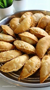 Mawa Gujiya #ammakithaali | Amma Ki Thaali